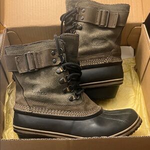 Sorel Women's Winter Boots - Black and Brown